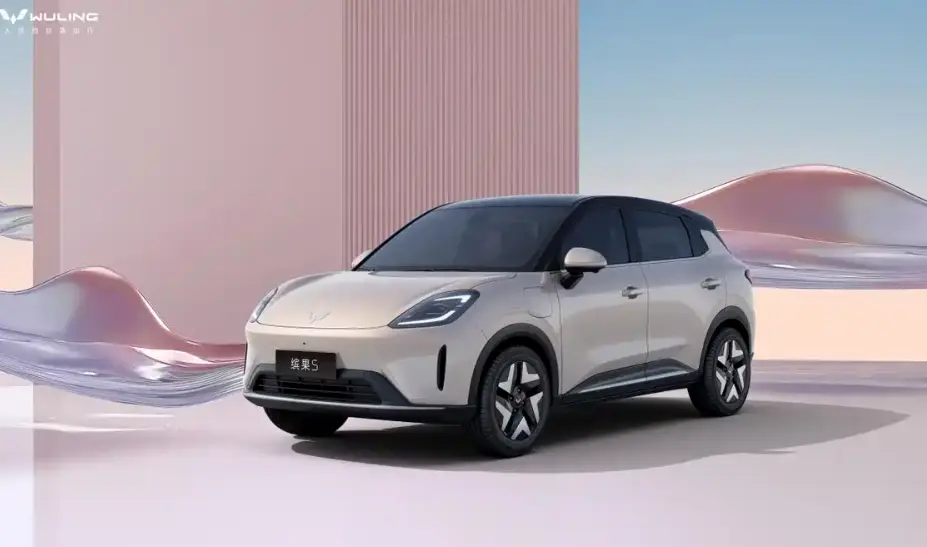 五菱缤果 S 官图发布！定位小型 SUV，将于今年三季度完成上市