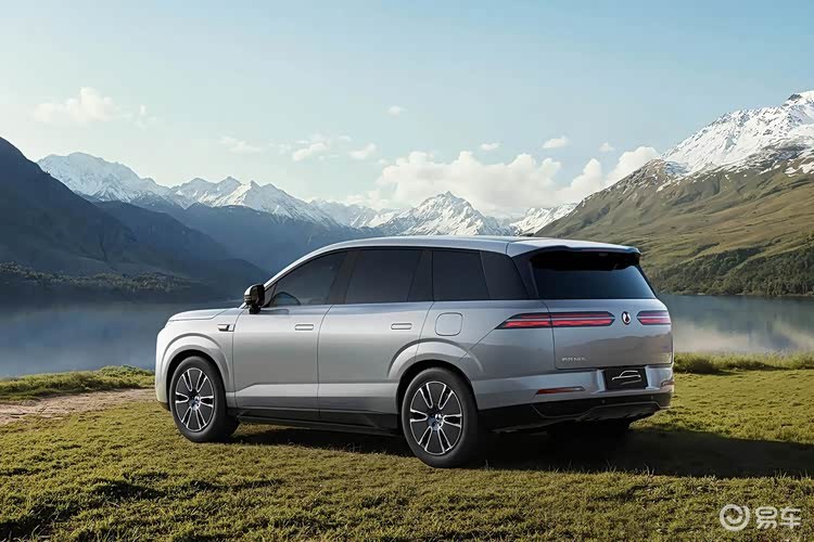 腾势 N8L 带云辇 A + 激光雷达,让同级集体沉默