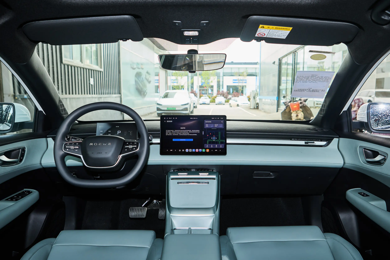 荣威纯电D6对比零跑B01,10万级纯电家轿谁更值得买!