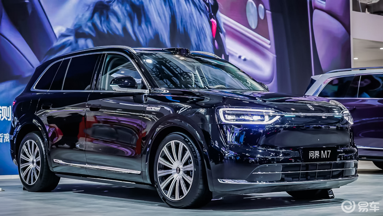 全场瞩目焦点 鸿蒙智行多款重磅新车亮相2025天津车展