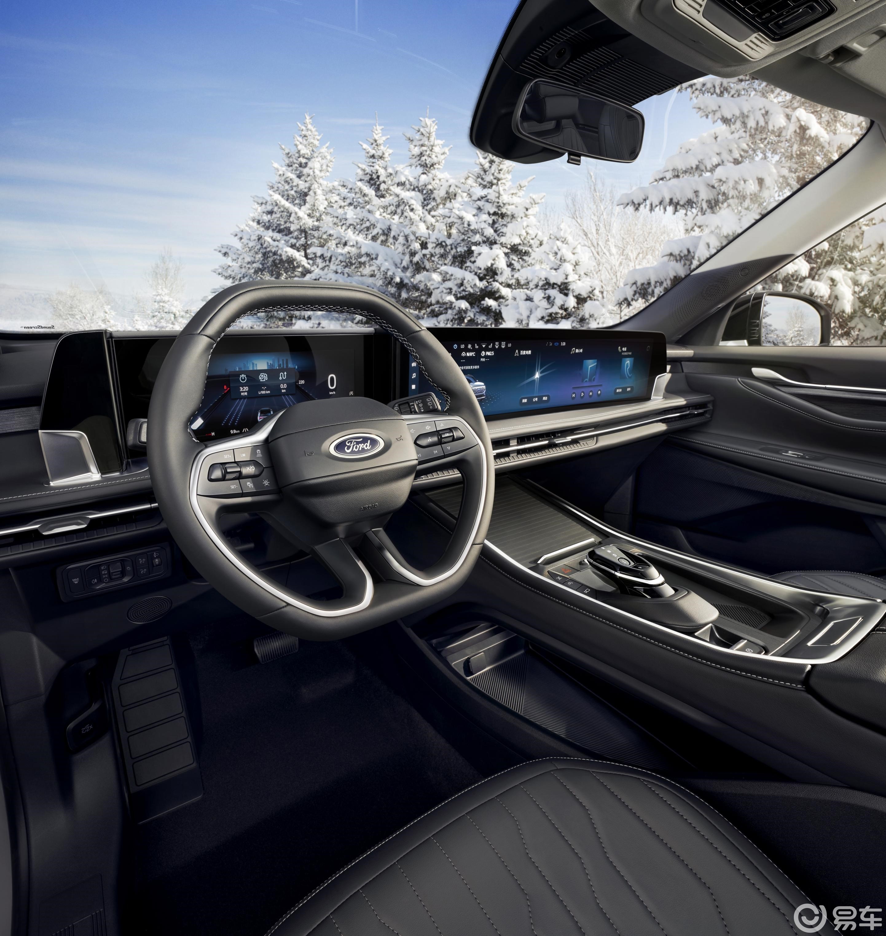 26款福特锐界L西宁车展亮相指导价22.98万加配不加价