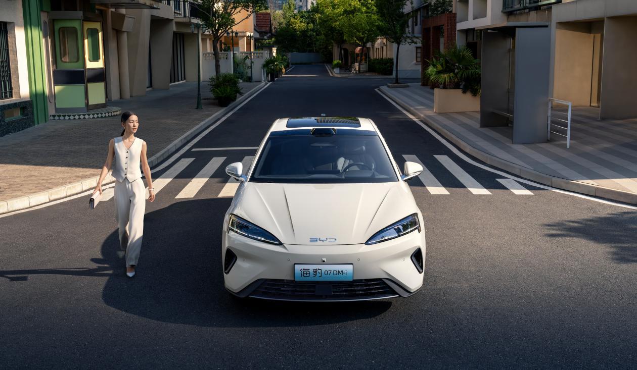 国庆献礼!比亚迪2026款海豹07DM-i上市