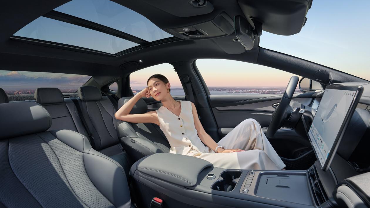 国庆献礼!比亚迪2026款海豹07DM-i上市