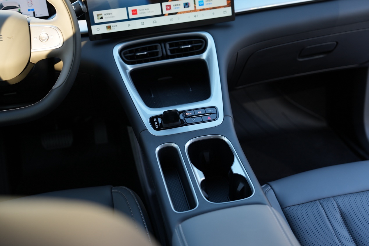 销冠又更新了,新款吉利星愿限时售6.58万起,价格很香?