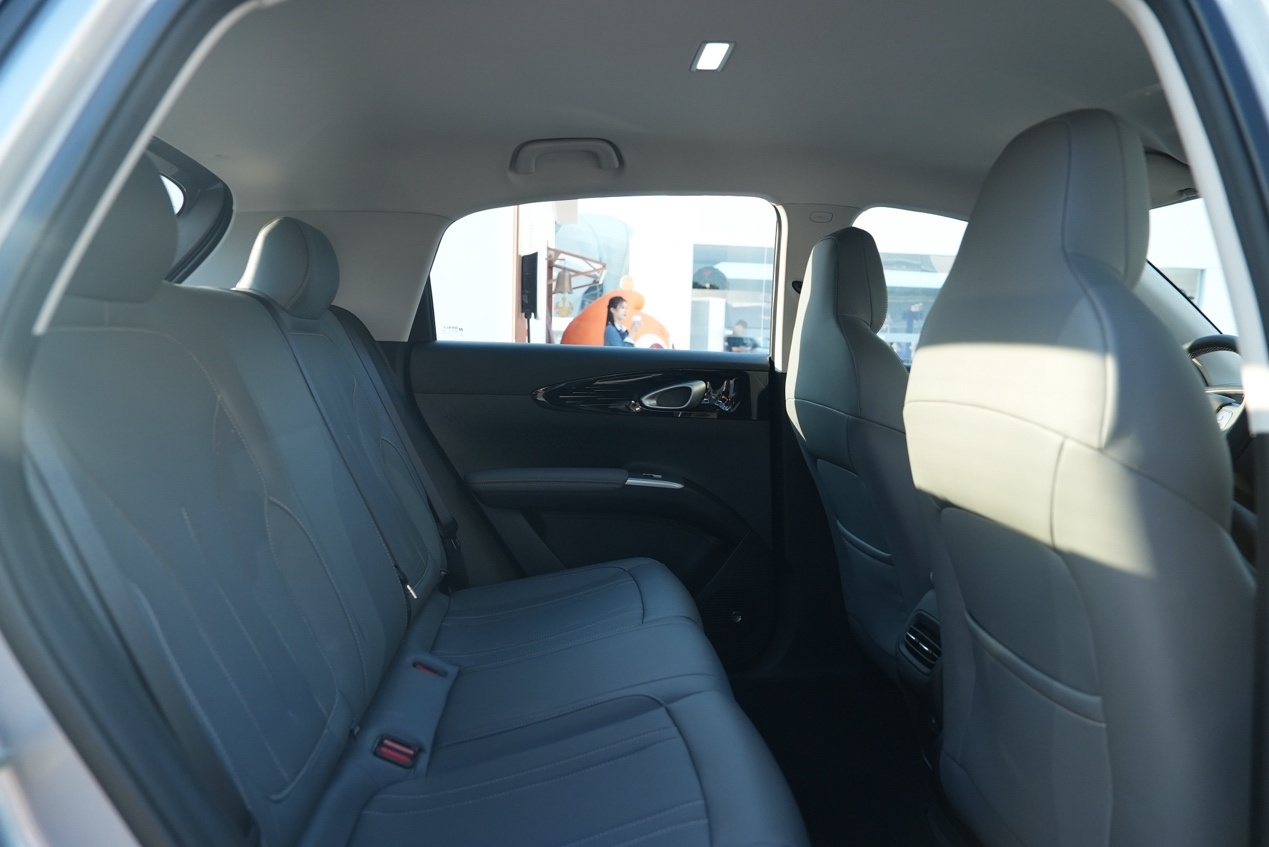 销冠又更新了,新款吉利星愿限时售6.58万起,价格很香?