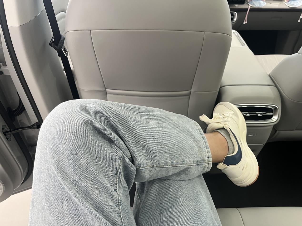 探店零跑B10、银河E5,10万级谁更适合家用?