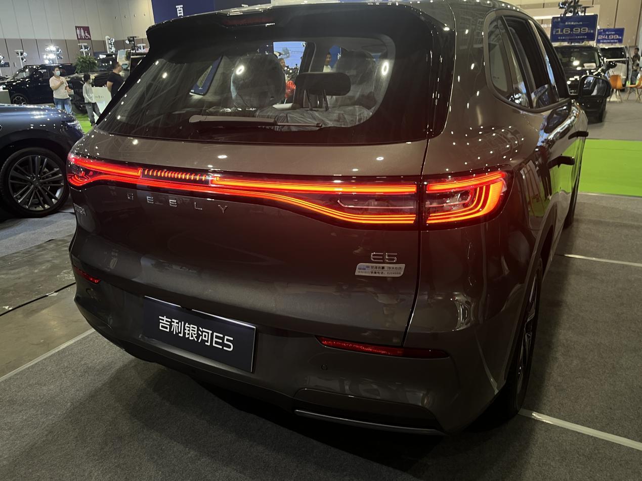 探店零跑B10、银河E5,10万级谁更适合家用?