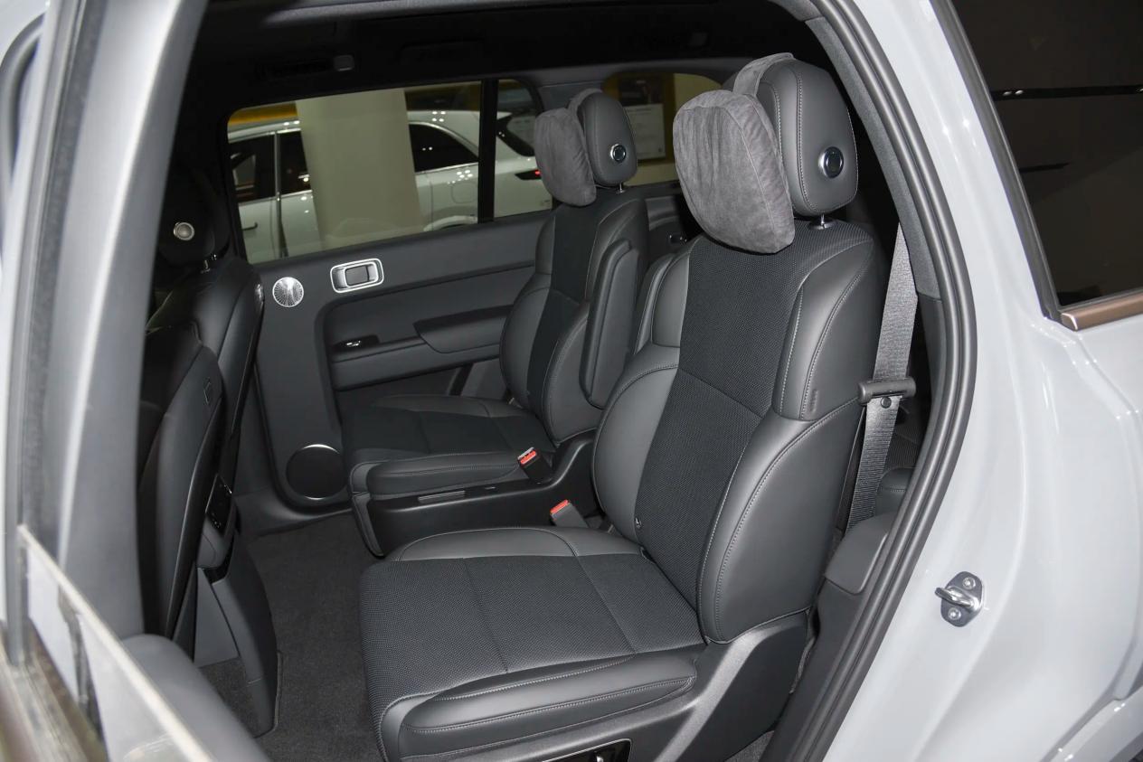 豪华大型SUV间的对决,腾势N9 DM和理想L9