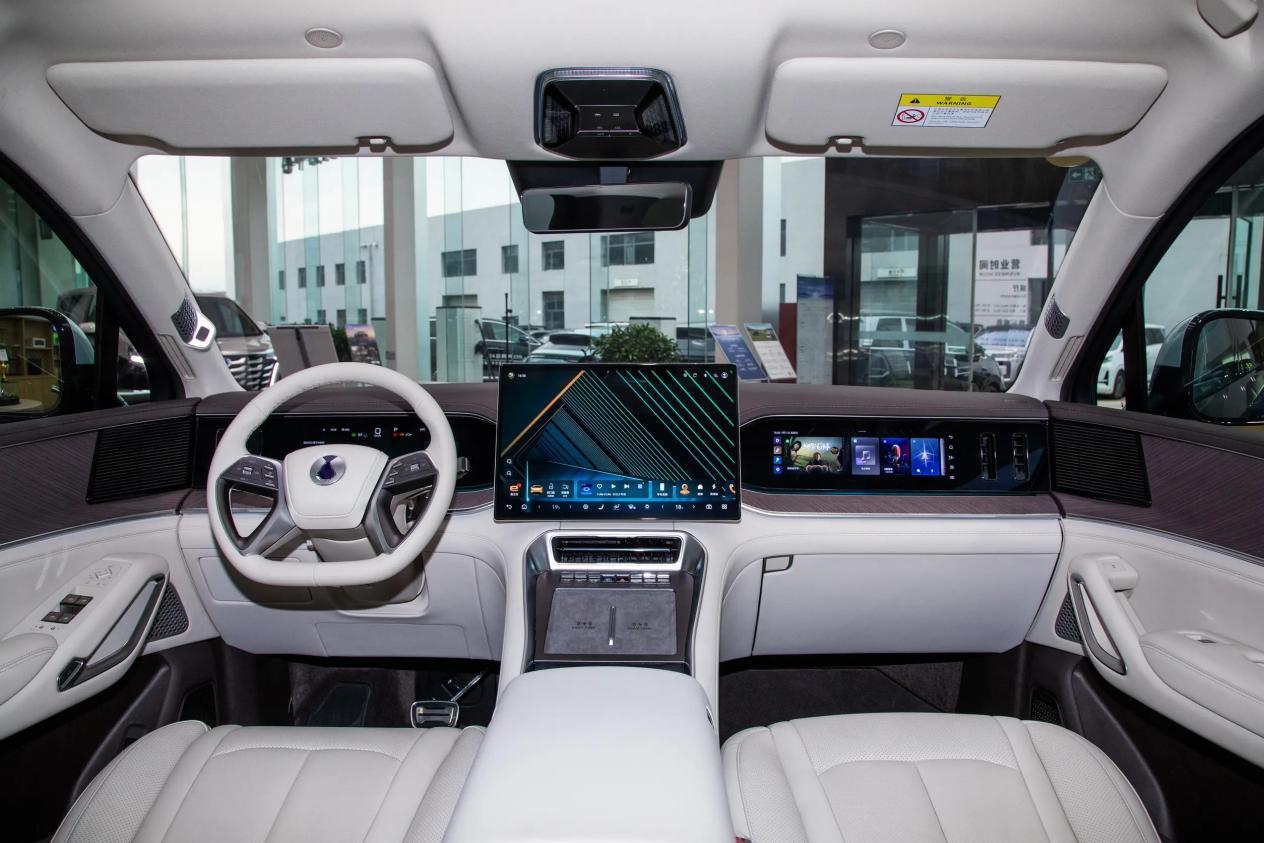 豪华大型SUV间的对决,腾势N9 DM和理想L9