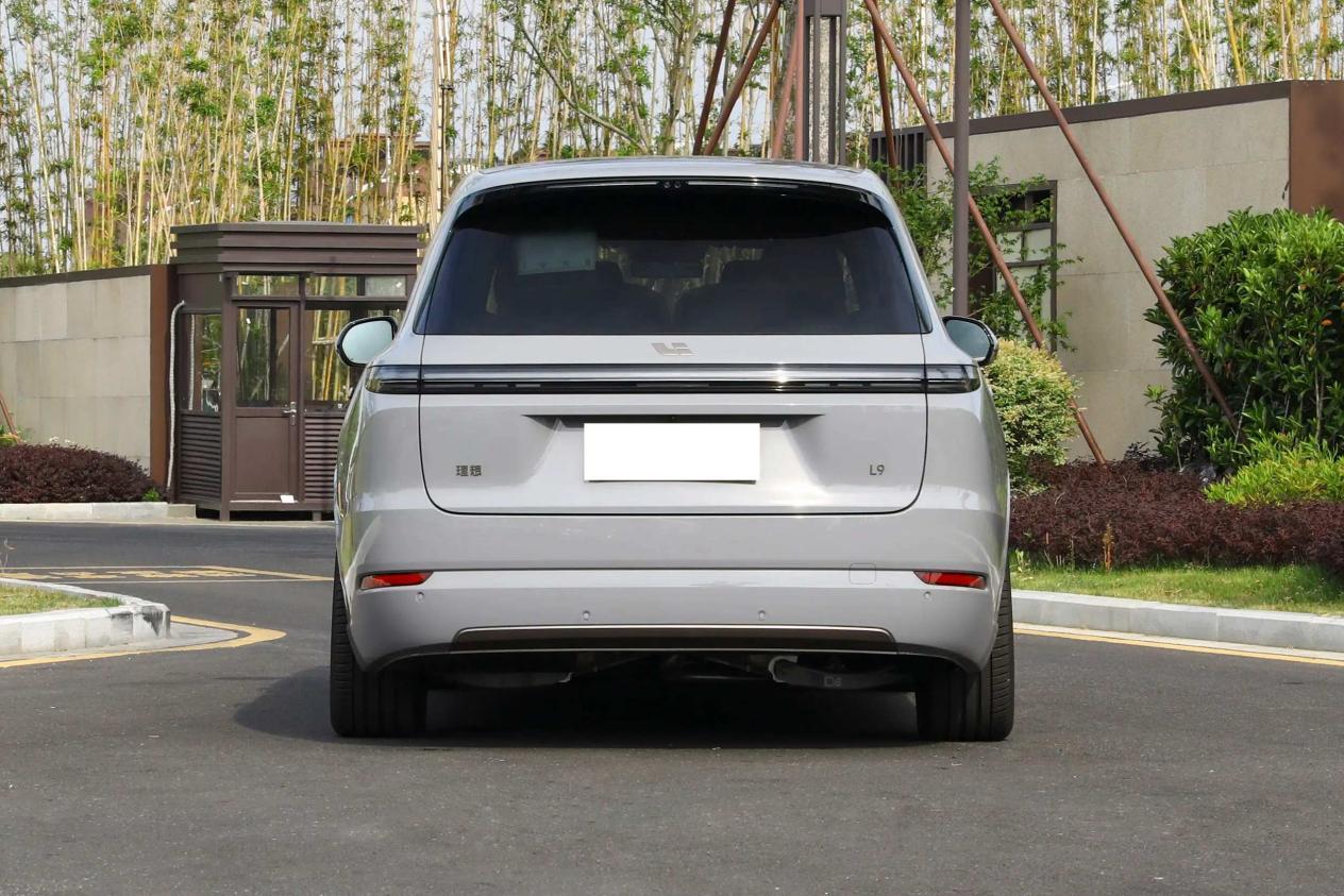 豪华大型SUV间的对决,腾势N9 DM和理想L9