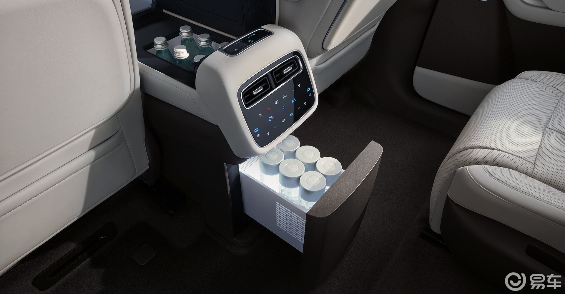 6座SUV!2026款腾势N8L叫板理想L8,该怎么选?