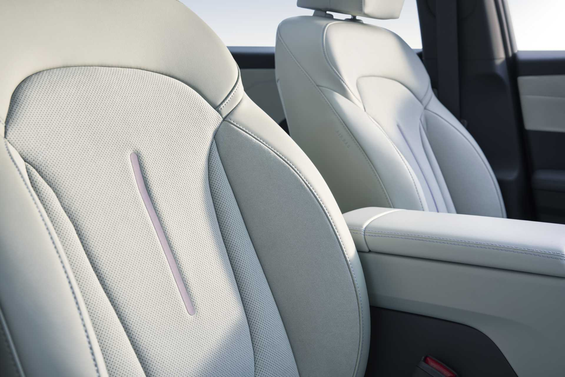 北京现代EO羿欧上市11.98万起 打造新质力纯电SUV