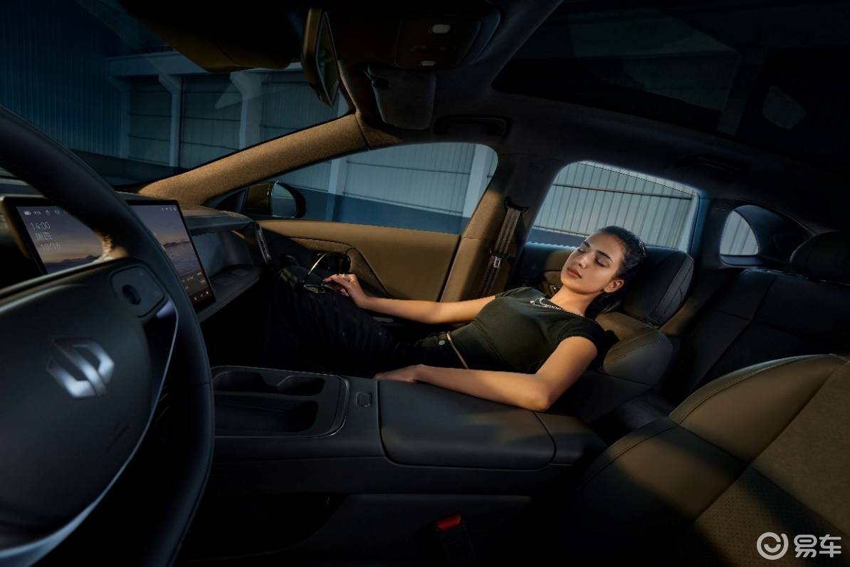 零跑Lafa5为“不将就”的年轻人而来预售10.58万起