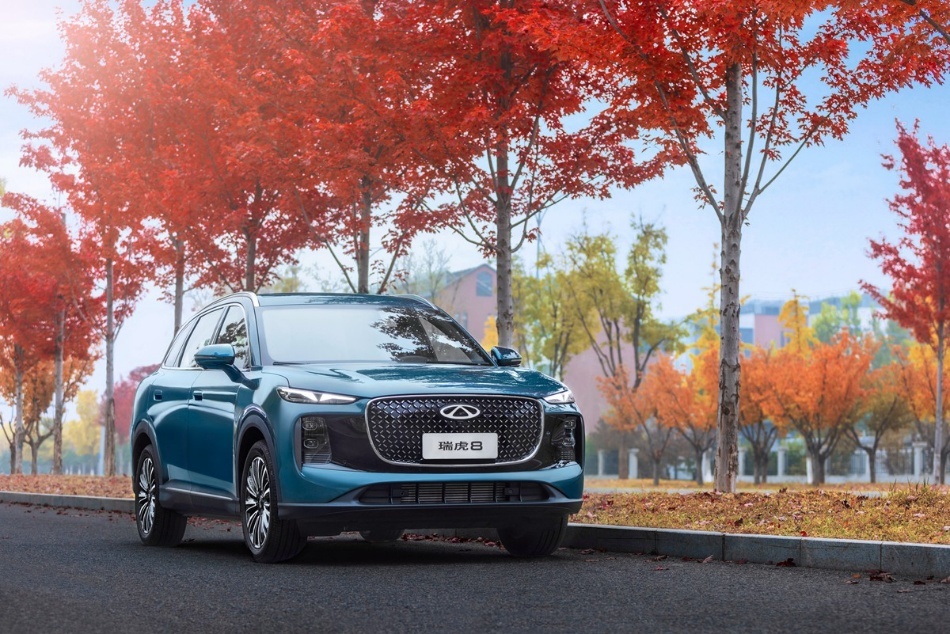 十万级燃油SUV卷王来了！第五代瑞虎8上市，9.29万起