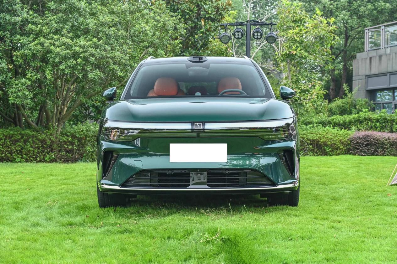 极氪7X对比特斯拉Moldel Y,选谁更合适?