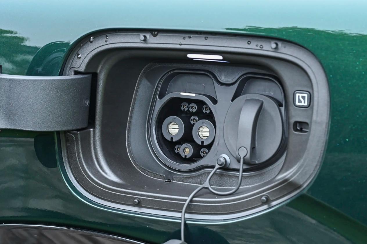 极氪7X对比特斯拉Moldel Y,选谁更合适?