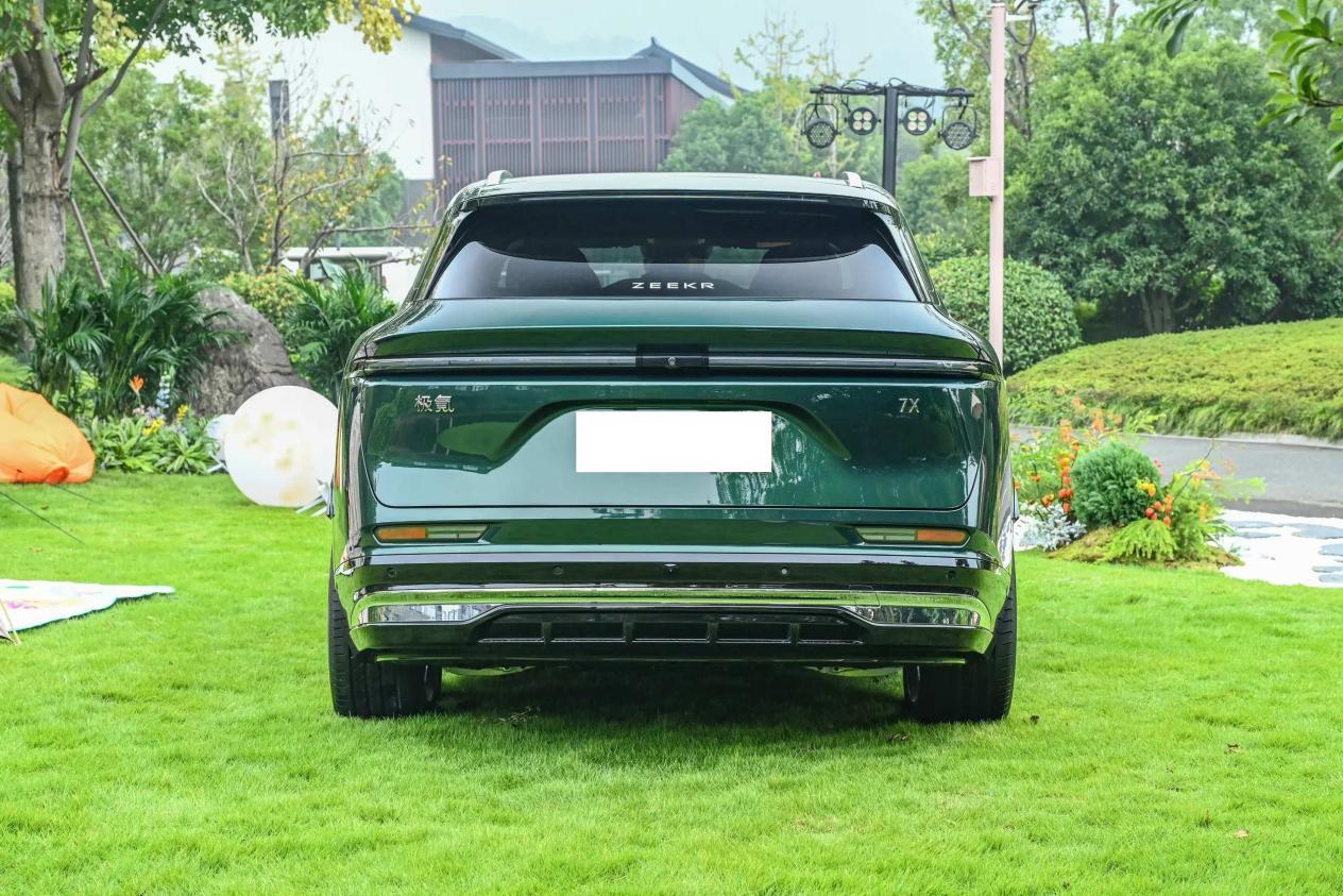 极氪7X对比特斯拉Moldel Y,选谁更合适?