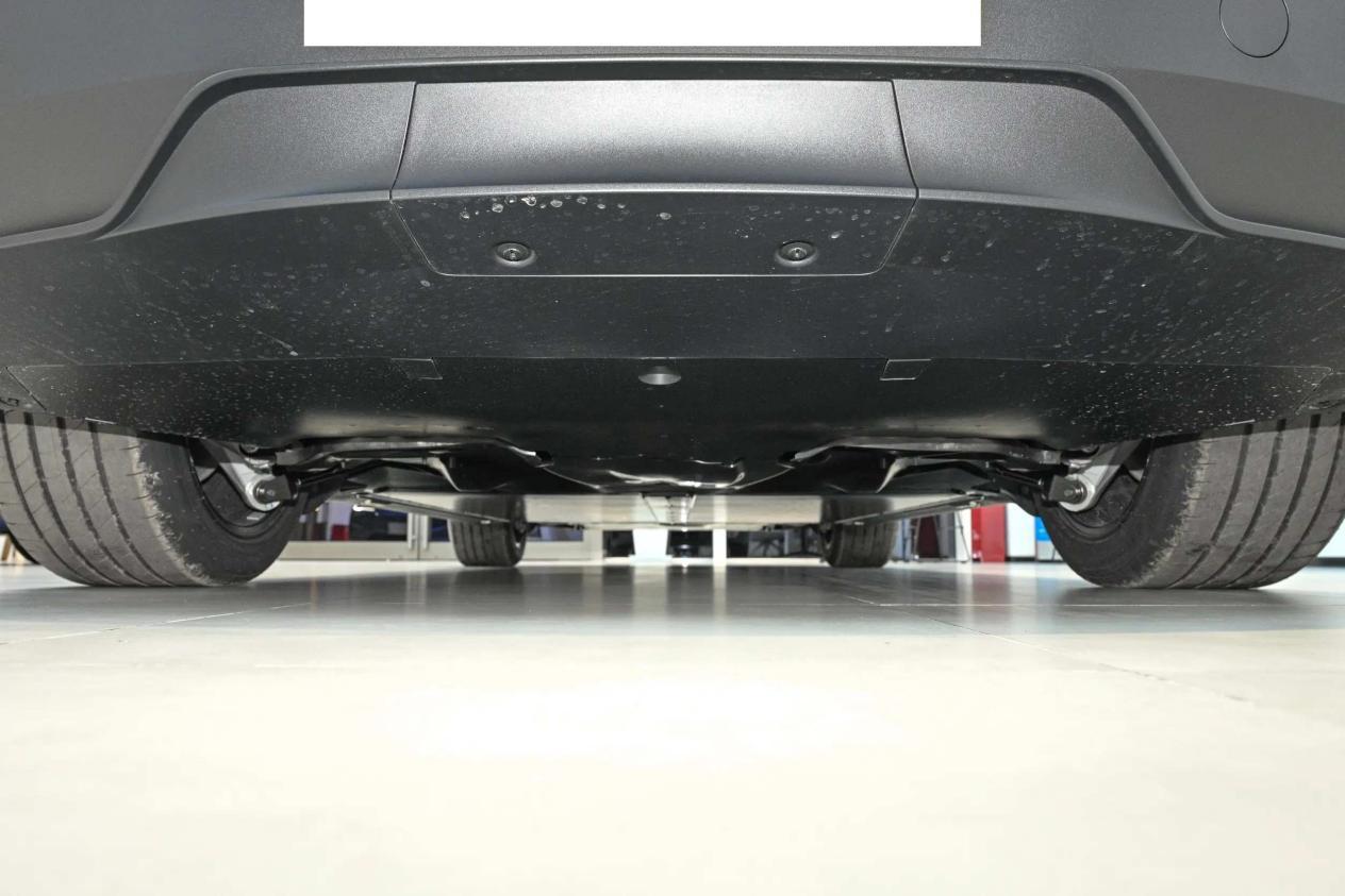 极氪7X对比特斯拉Moldel Y,选谁更合适?