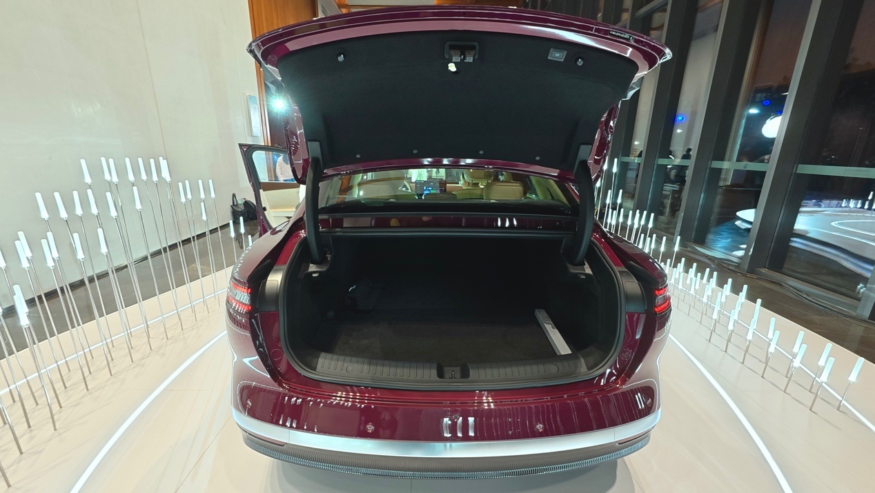 17.19万元起,风云A9L光辉四驱版配置梯度和真车体验