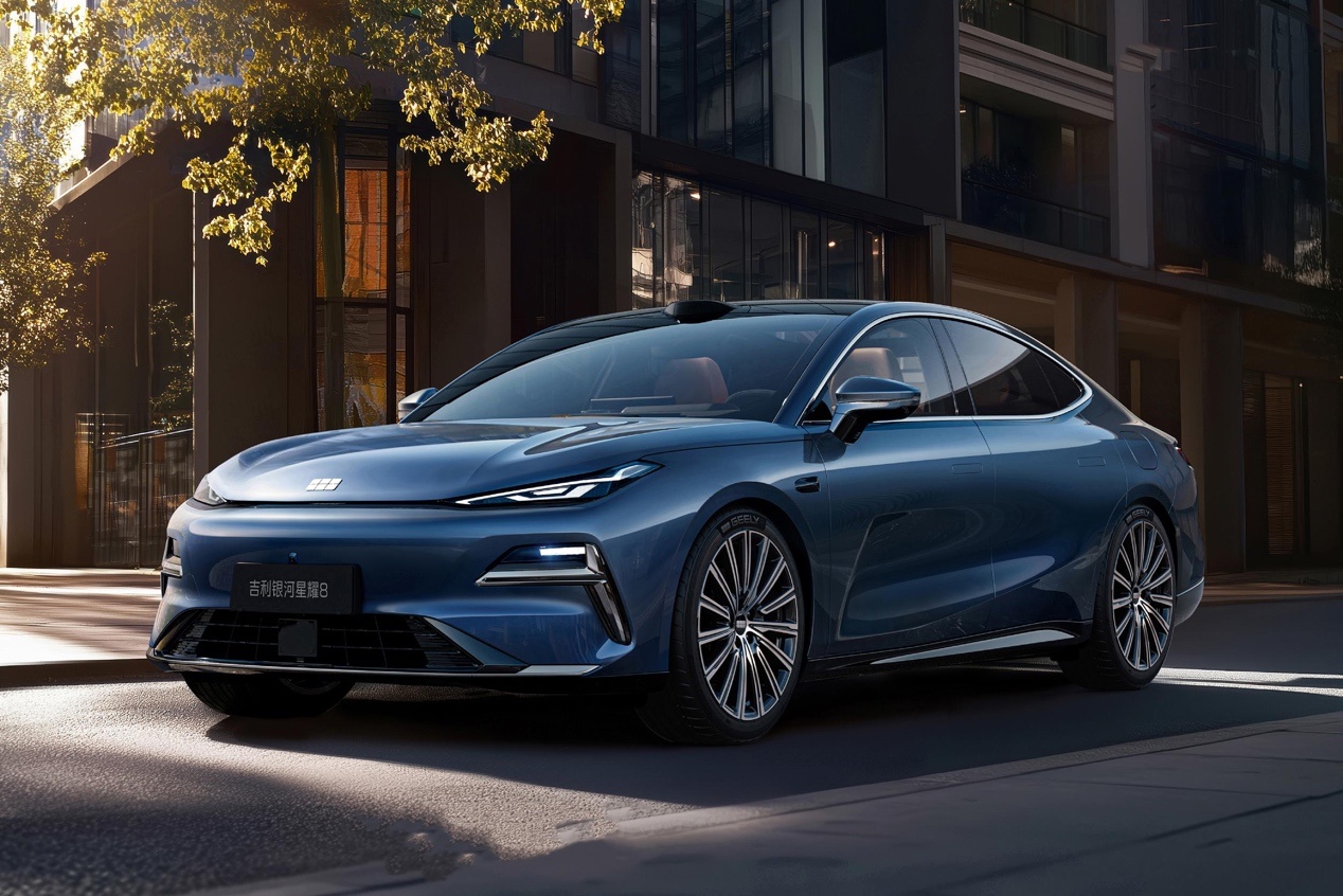 17.19万元起,风云A9L光辉四驱版配置梯度和真车体验