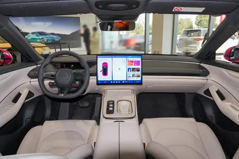 小米 SU7 加装攻略 纯电轿跑 + 科技防护避坑指南