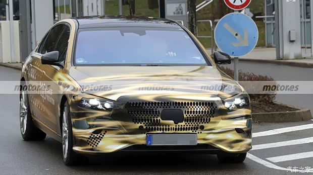 将于2026年1月29日发布 新款奔驰S级谍照曝光 内外都有大更新